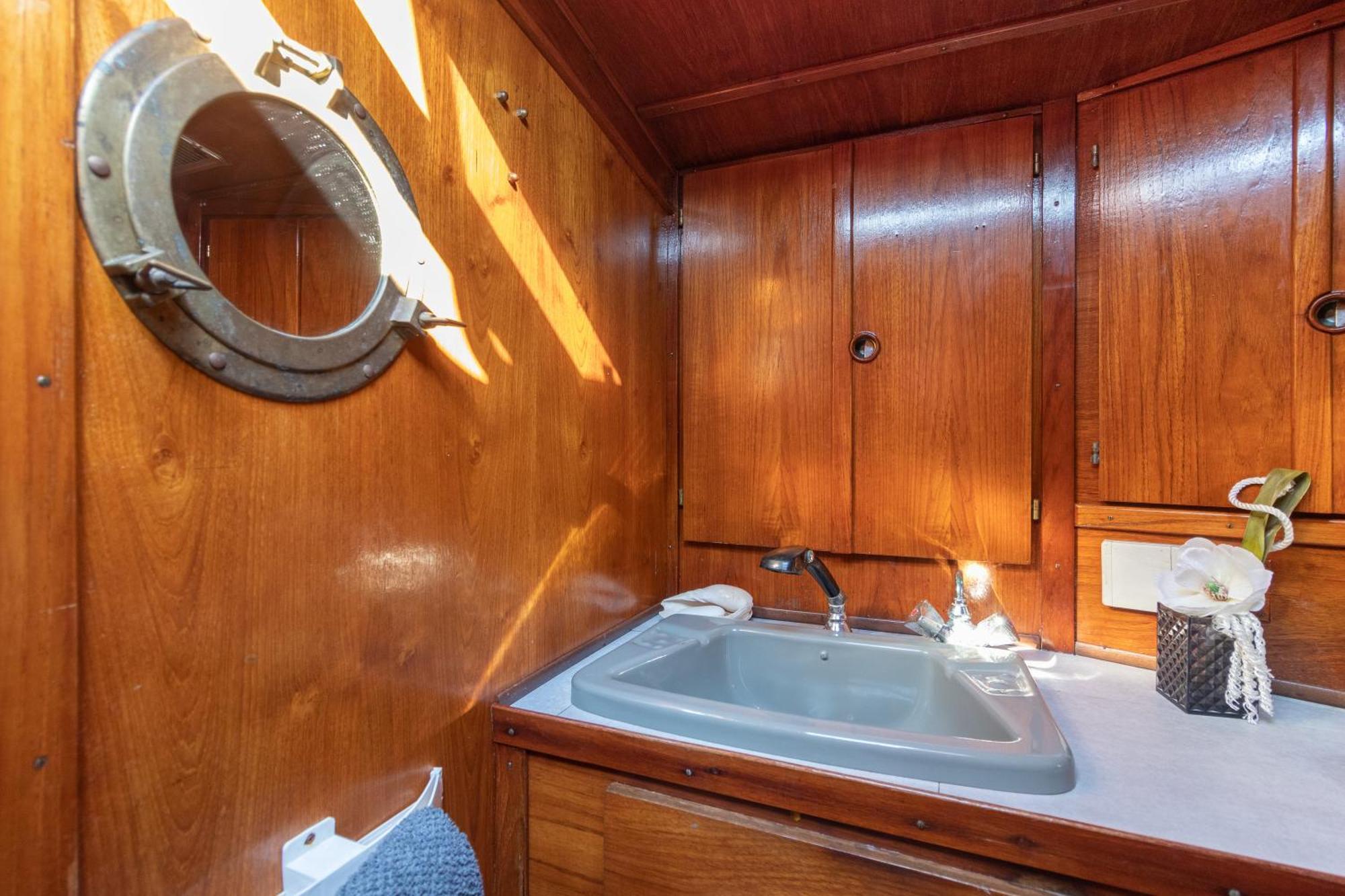 Hotel en barco Quo Vadis Yacht *